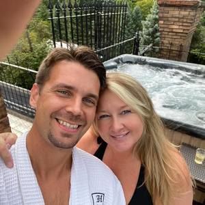 Meet your Posher, Evan-carrie